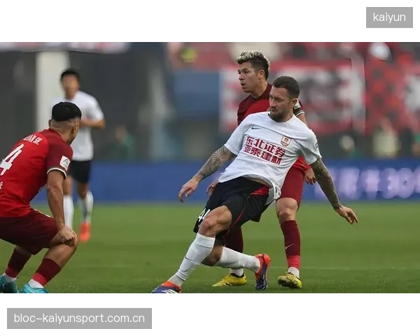 长春亚泰底线攻势持续扩大，连续造出良机